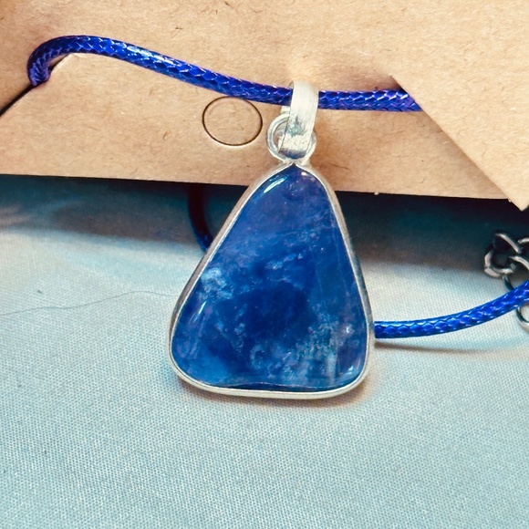 925 Sterling Silver Plated & Amethyst Stone/Crystal Trillion Cut Pendant EUC - Picture 4 of 12